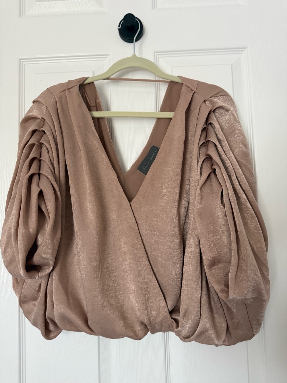 Anthropologie Sunday in Brooklyn Ruched Batwing Blouse Beige/ Blush - Picture 4 of 8